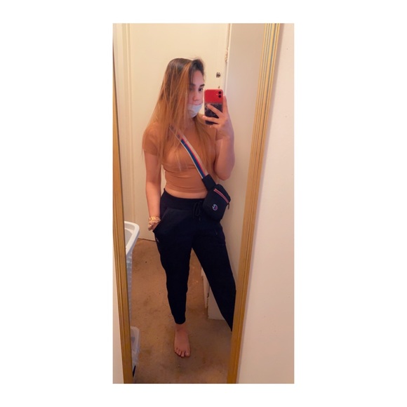 MEET UR SELLER. 💕 - Picture 2 of 4